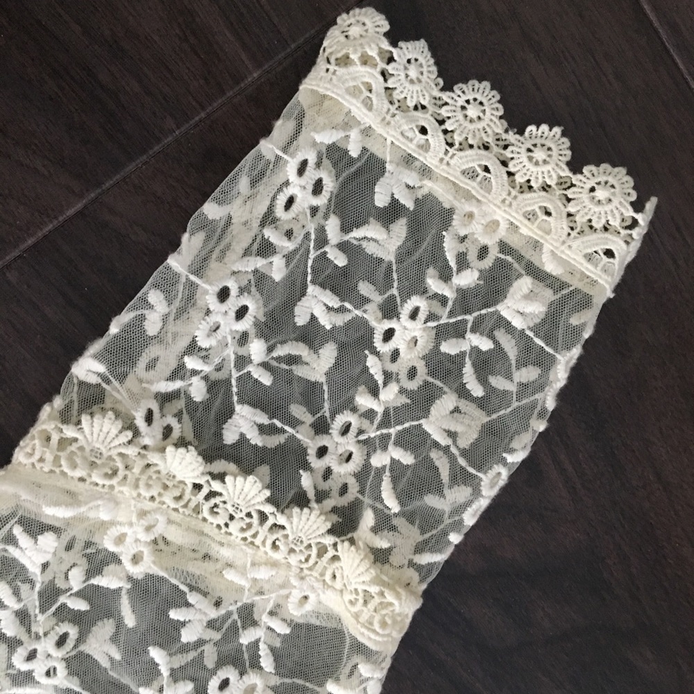 ❤️💚✨HOST PICKED✨ Ivory Lace Jacket - Picture 5 of 6